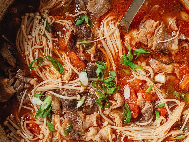 Chinese tomato beef soup