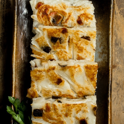 Chinese Turnip Cake (Lo Bak Go, 萝白糕)