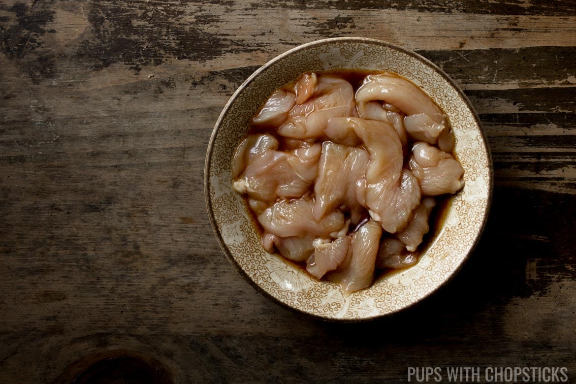 Marinating chicken slices for congee recipe