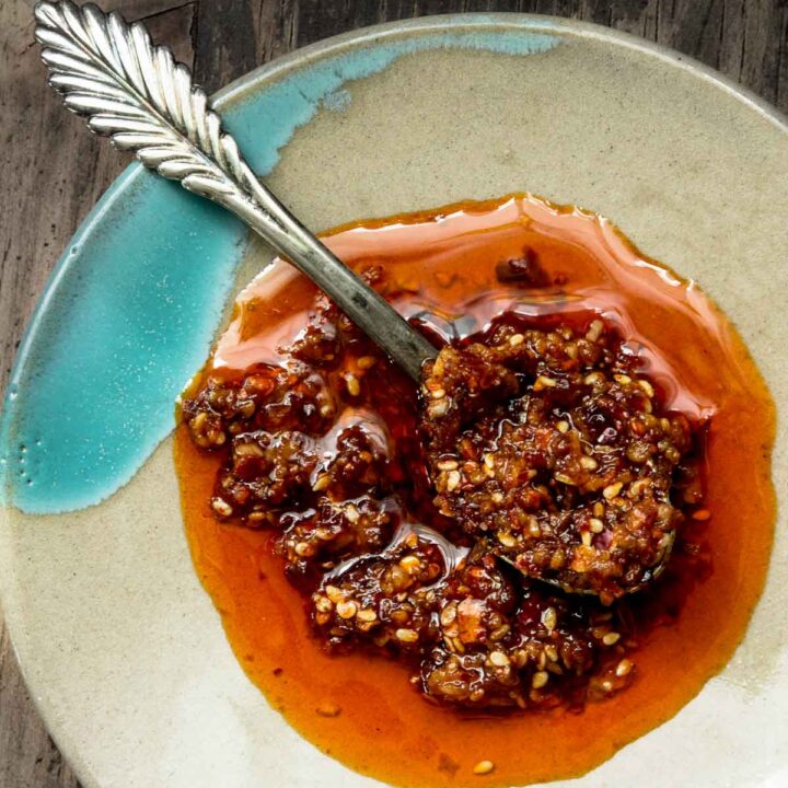 15Minute Chili Garlic Oil (Classic Spicy Asian Oil)