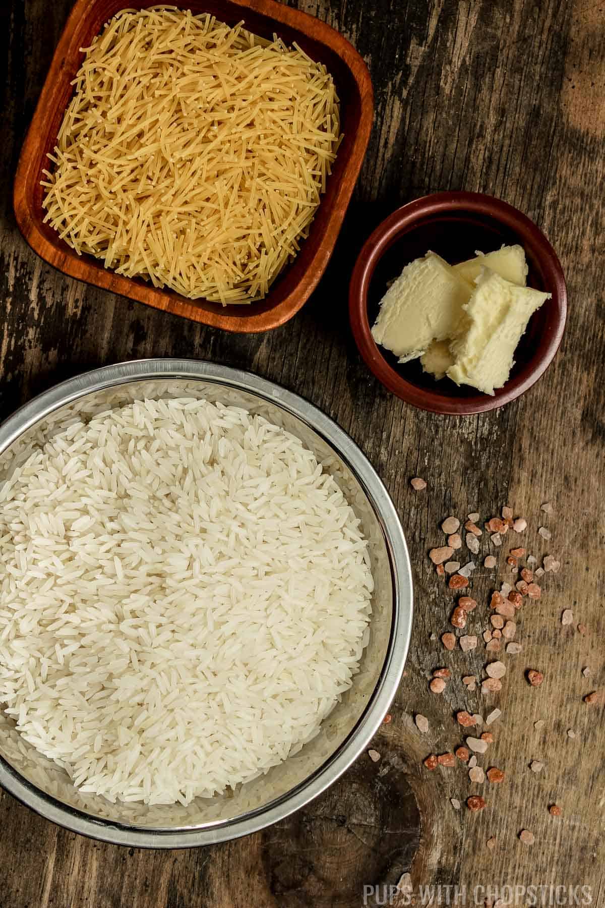 Ingredients for vermicelli rice (rice, vermicelli pasta, butter, salt)